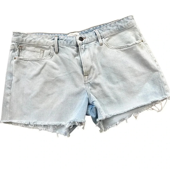 Frame Women's Le Grand Garcon Shorts Light Wash Denim with Raw Hem Size 32 GUC - Picture 1 of 9